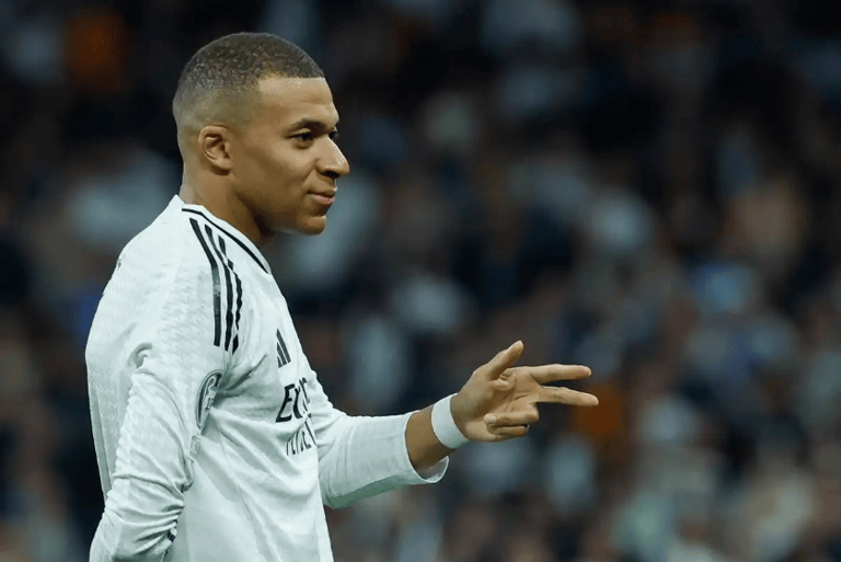 开云中国-美国队带队取胜！，姆巴佩重要时刻刷新纪录热度持续攀升-开云中国