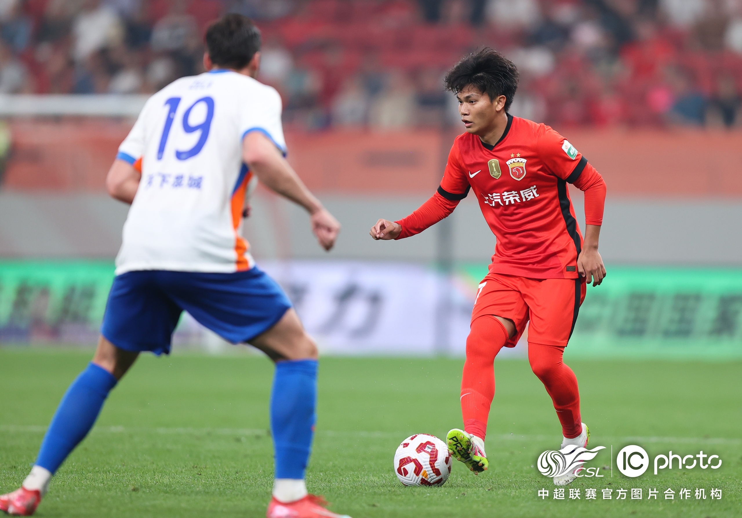 开云中国-包含转折点上海海港状态回暖；NBA季后赛今晚攻防权衡；震撼外界；年轻球员得到机会的词条-开云中国